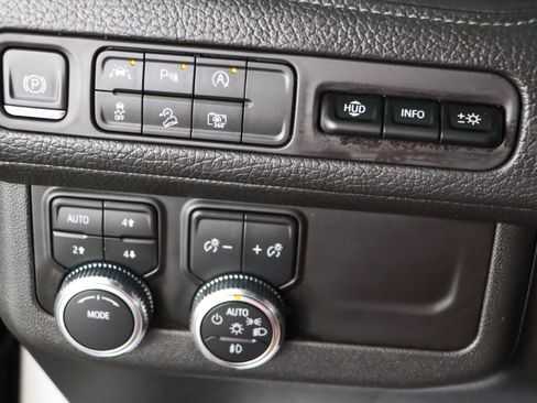 Used 2023 GMC Yukon Denali AWD/4WD image 23