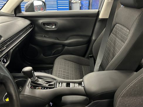 Certified 2023 Honda HR-V LX image 27