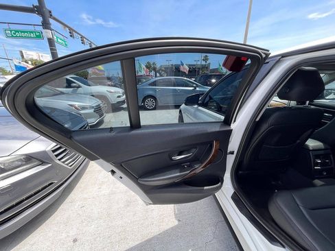Used 2015 BMW 328i xDrive Sedan AWD/4WD image 11