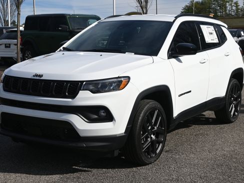 New 2026 Jeep Compass Latitude AWD/4WD image 3