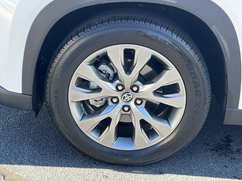 Used 2024 Toyota Grand Highlander Limited image 35