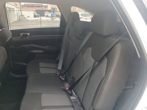 Certified 2023 Kia Sorento LX image 34