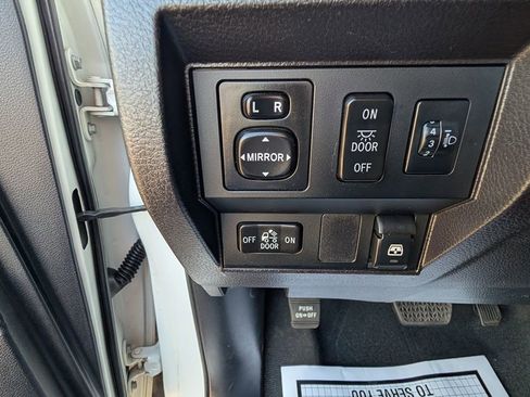 Used 2015 Toyota Tundra SR5 image 19