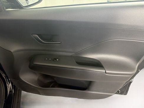 Used 2025 Hyundai Kona SEL FWD image 29