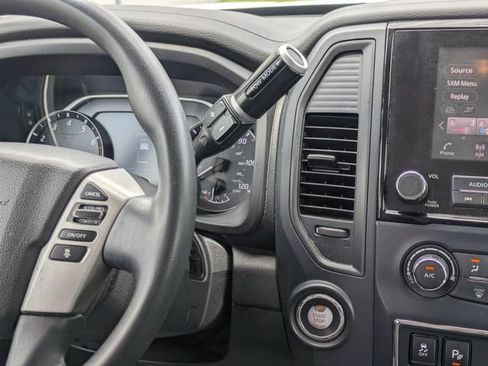 Used 2022 Nissan Titan SV RWD image 19