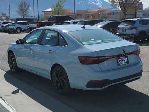 New 2025 Volkswagen Jetta SE image 8