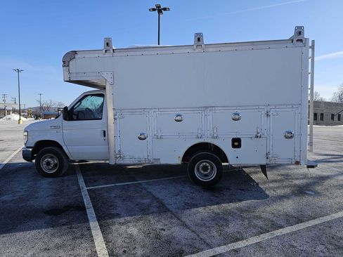 Used 2012 Ford E-350 and Econoline 350 Super Duty w/ PWR Locks & Windows Group image 2