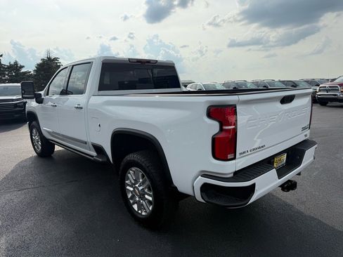 Used 2025 Chevrolet Silverado 2500 High Country w/ High Country Premium Package image 3