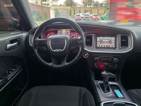 Used 2020 Dodge Charger SXT image 19