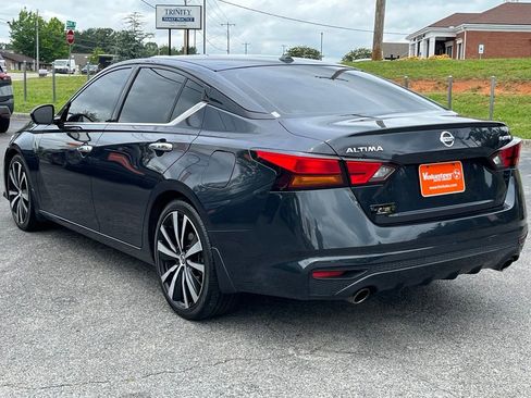 Used 2019 Nissan Altima 2.5 Platinum FWD image 5