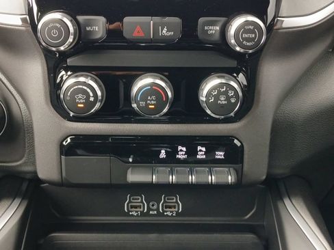 New 2026 RAM 1500 Express AWD/4WD image 4