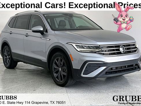 Used 2022 Volkswagen Tiguan SE image 1