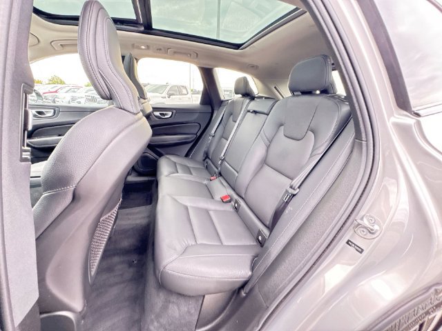 Used 2024 Volvo XC60 B5 Plus w/ Protection Package Premier AWD/4WD image 26