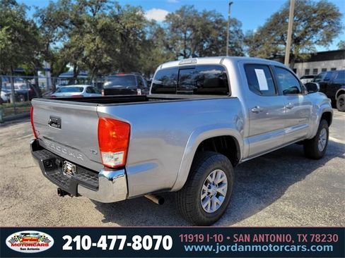 Used 2018 Toyota Tacoma SR5 w/ Exterior Package image 5