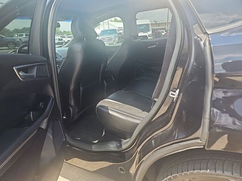Used 2019 Ford Edge ST w/ Equipment Group 401A AWD/4WD image 2