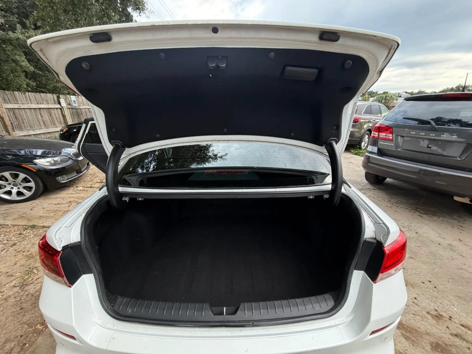 Used 2019 Kia Optima LX FWD image 25