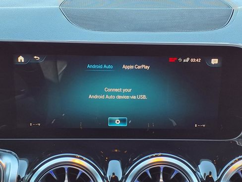 Used 2021 Mercedes-Benz GLB 250 image 20