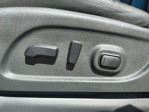 Used 2018 Nissan Titan SL w/ Chrome Package RWD image 12