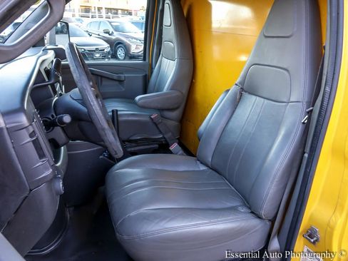 Used 2016 GMC Savana 3500 Extended image 11