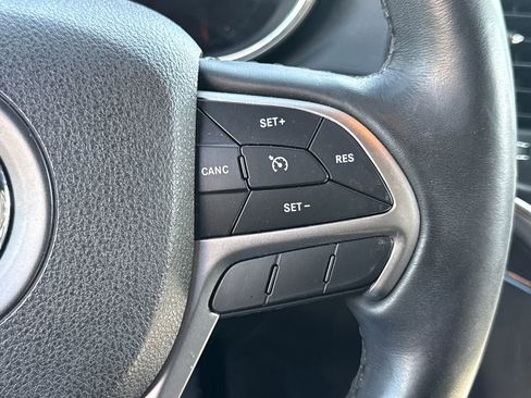 Used 2018 Jeep Grand Cherokee Limited AWD/4WD image 24
