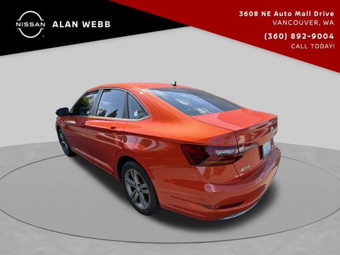 Used 2019 Volkswagen Jetta R-Line FWD image 4