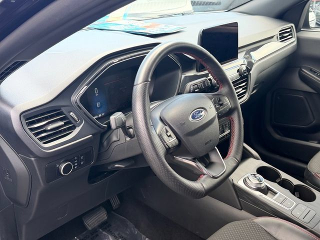 Used 2025 Ford Escape ST-Line FWD image 12