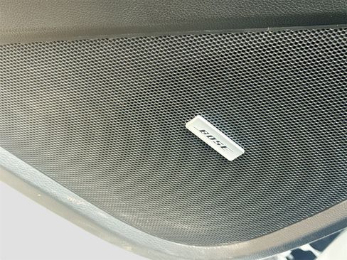 Used 2022 Chevrolet Traverse RS image 19