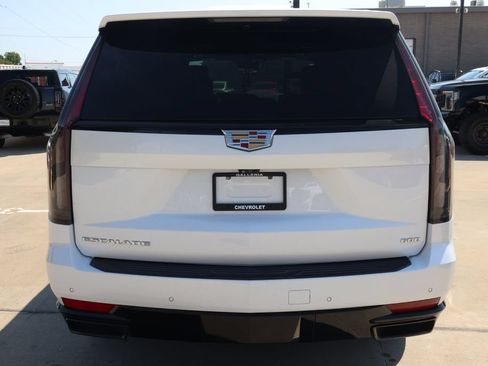 Used 2022 Cadillac Escalade Sport Platinum w/ Heavy-Duty Trailer Package AWD/4WD image 6