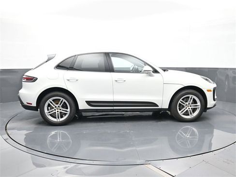 Used 2024 Porsche Macan image 24
