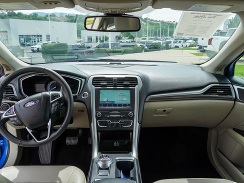 Used 2020 Ford Fusion SEL FWD image 33
