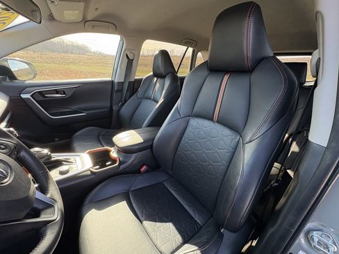 Used 2023 Toyota RAV4 Adventure image 32