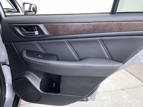 Used 2018 Subaru Outback 2.5i Limited AWD/4WD image 23