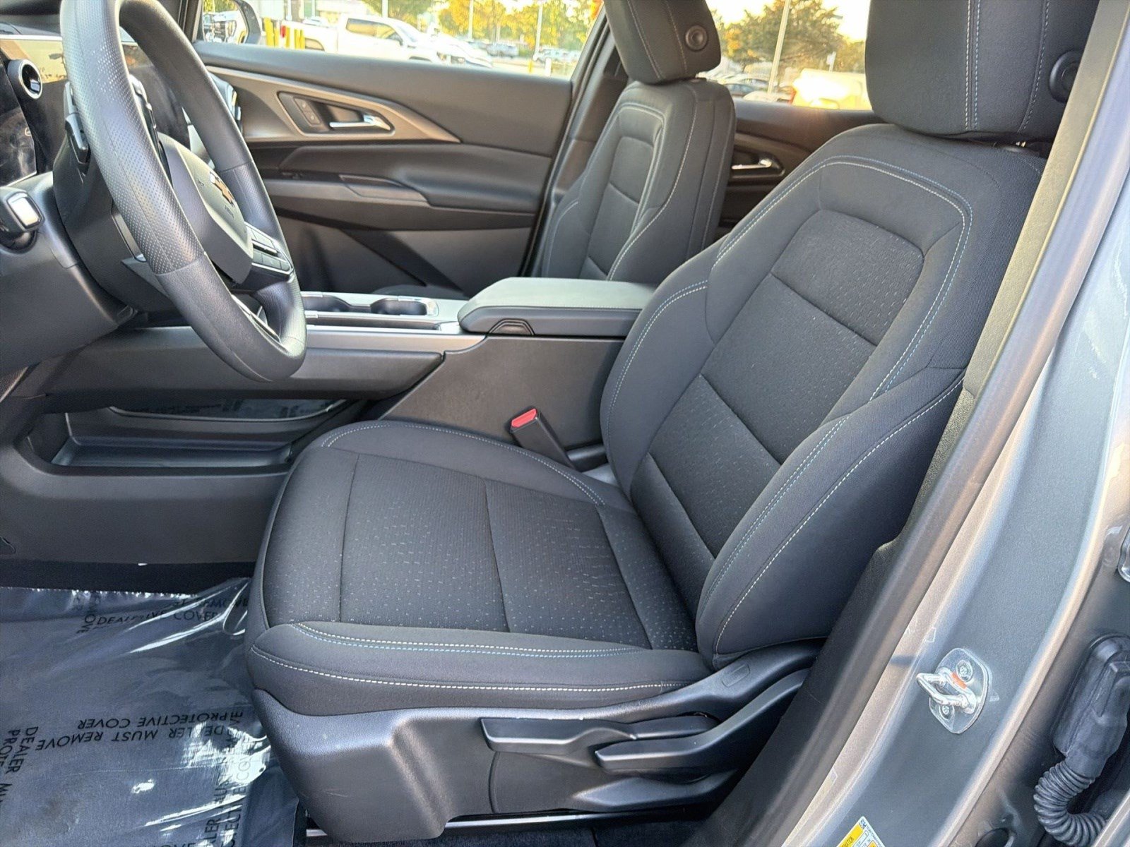 Used 2025 Chevrolet Equinox EV LT FWD image 12