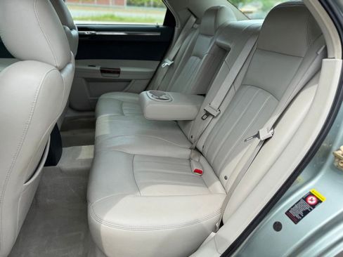 Used 2005 Chrysler 300 C w/ Navigation & Sound Group II RWD image 14