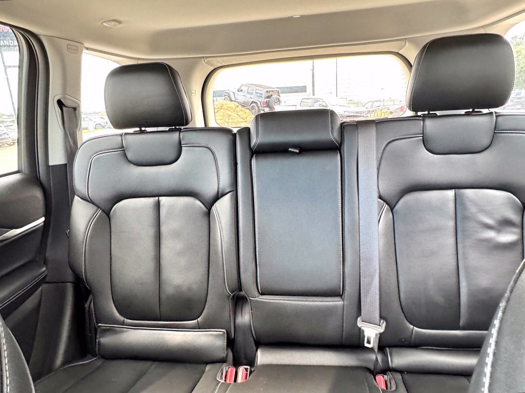 Used 2022 Jeep Grand Cherokee Limited AWD/4WD image 18