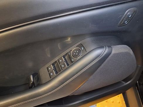 Used 2022 Ford Mustang Mach-E Select image 19