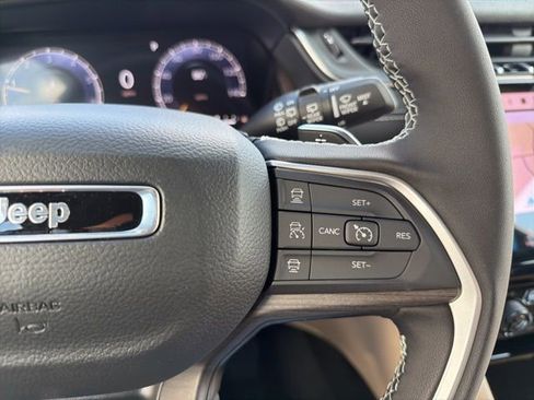 New 2025 Jeep Grand Cherokee L Limited w/ Luxury Tech Group II image 15