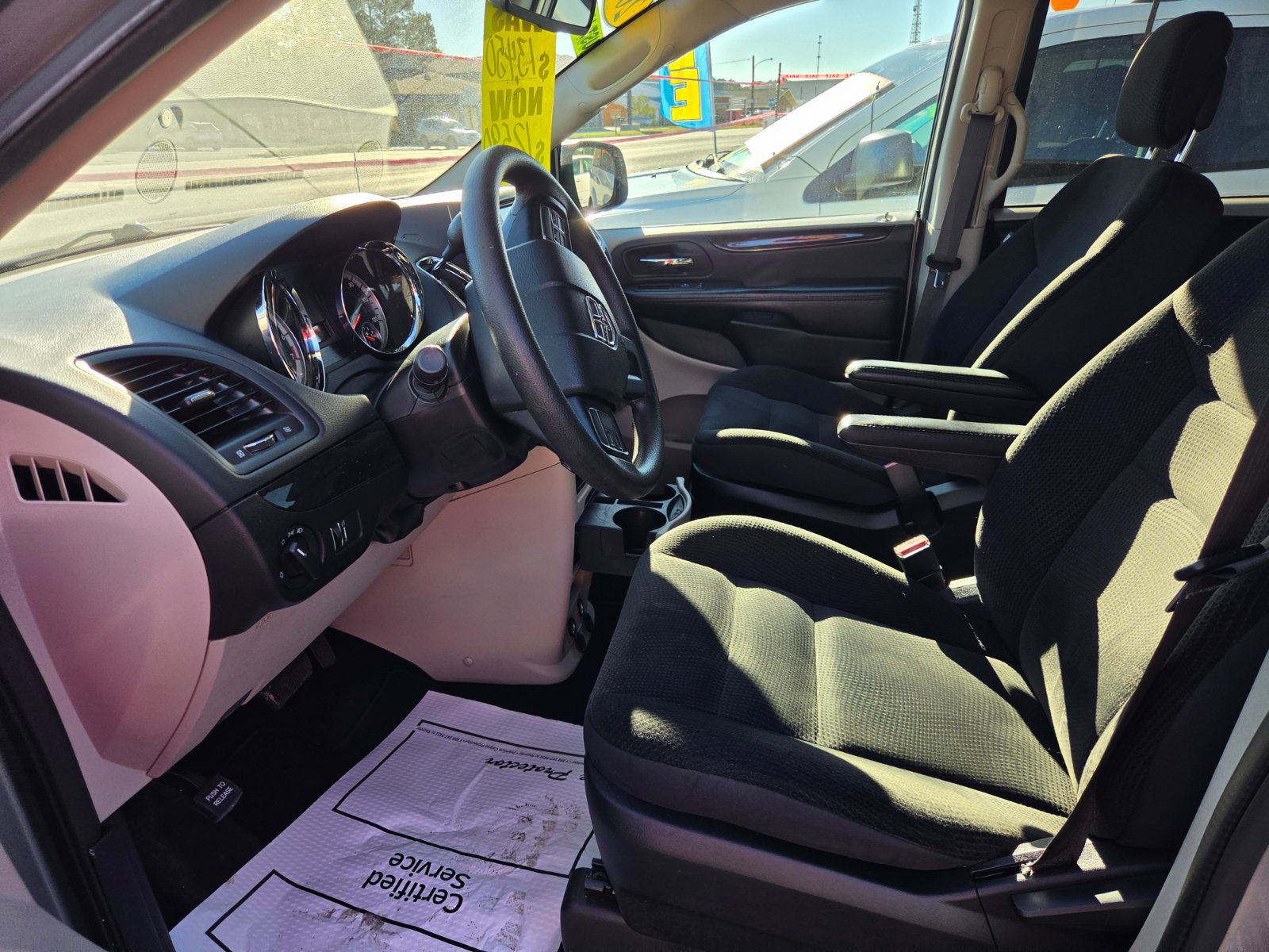 Used 2019 Dodge Grand Caravan SE FWD image 7