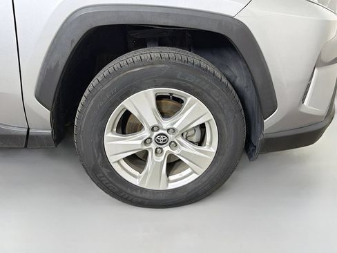 Used 2021 Toyota RAV4 XLE AWD/4WD image 27