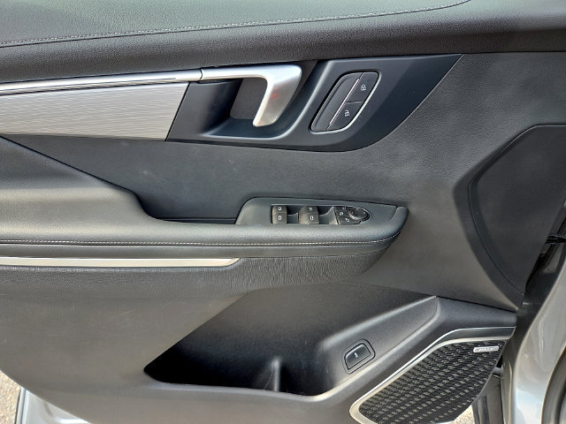 Used 2025 Buick Enclave Preferred FWD image 17
