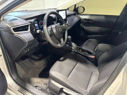 Used 2023 Toyota Corolla LE w/ LE Convenience Package FWD image 24