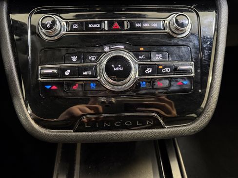 Used 2022 Lincoln Corsair FWD w/ Equipment Group 101A image 16