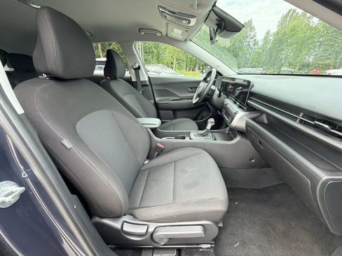 Certified 2025 Hyundai Kona SEL AWD/4WD image 11