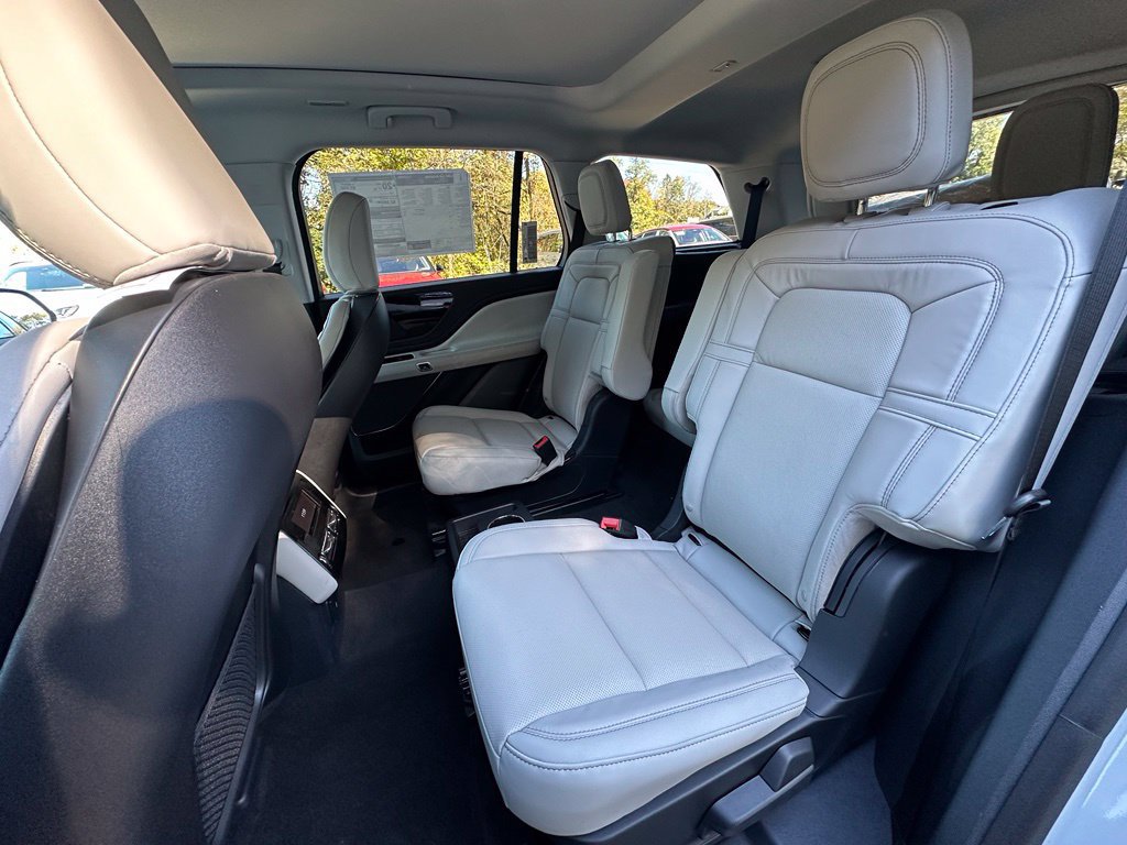 New 2027 Lincoln Aviator Reserve w/ Illumination Package AWD/4WD image 19