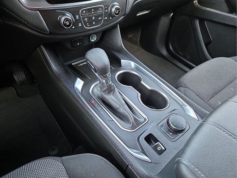 Used 2023 Chevrolet Traverse LT image 25