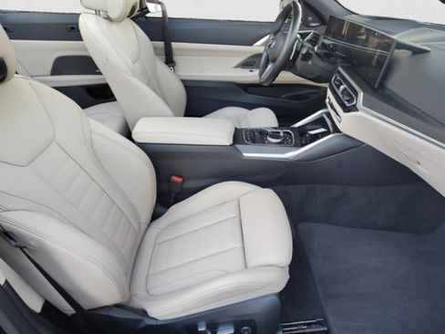 Used 2024 BMW M440i Convertible w/ Premium Package image 21