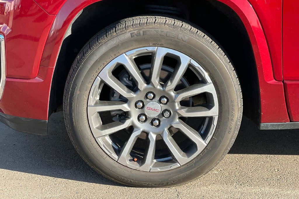 Used 2021 GMC Acadia Denali w/ Denali Technology Package FWD image 5