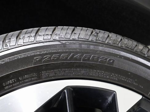 Used 2023 Mitsubishi Outlander SE image 50