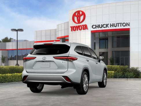 New 2026 Toyota Highlander Platinum image 45