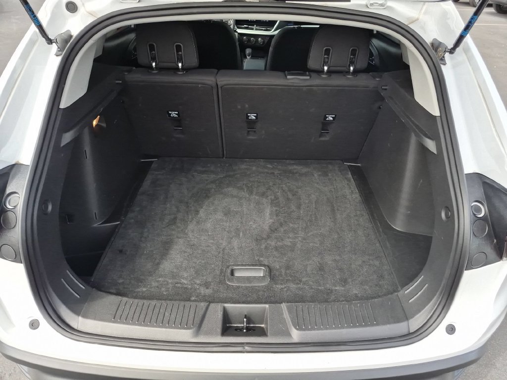 Used 2025 Chevrolet Trax LS FWD image 29